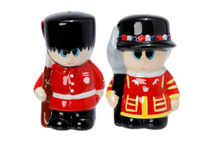 London Guardsman & Beefeater Ceramic Salt & Pepper Set